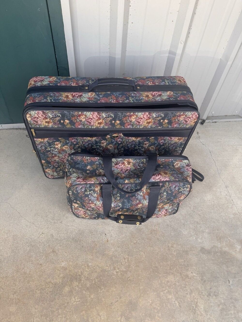 Vintage Jaguar 2 Piece Floral Tapersty Luggage Set - Picture 4 of 16